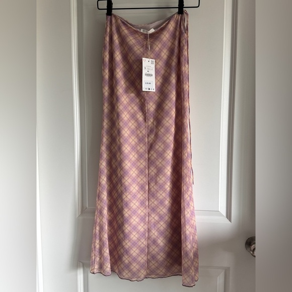Zara Pink Checkered Maxi skirt and Flared Sleeves top - Picture 8 of 10